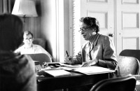 عکس: هانا آرنت در کلاس درس. آرشیو دانشگاه وسلین.
